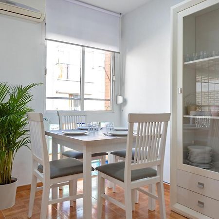 Charming 2 Bedroom Apartment At Triana Center By Oui Sevilla Exterior foto