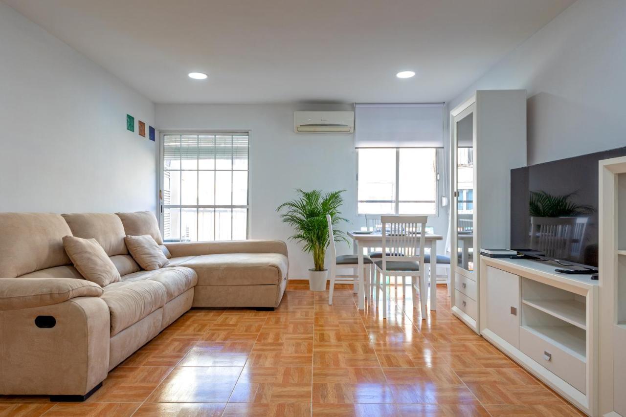 Charming 2 Bedroom Apartment At Triana Center By Oui Sevilla Exterior foto