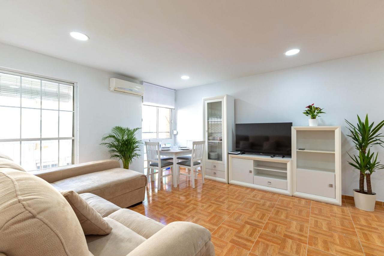 Charming 2 Bedroom Apartment At Triana Center By Oui Sevilla Exterior foto