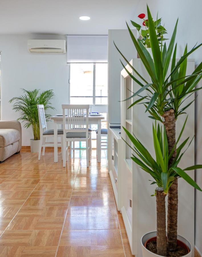 Charming 2 Bedroom Apartment At Triana Center By Oui Sevilla Exterior foto