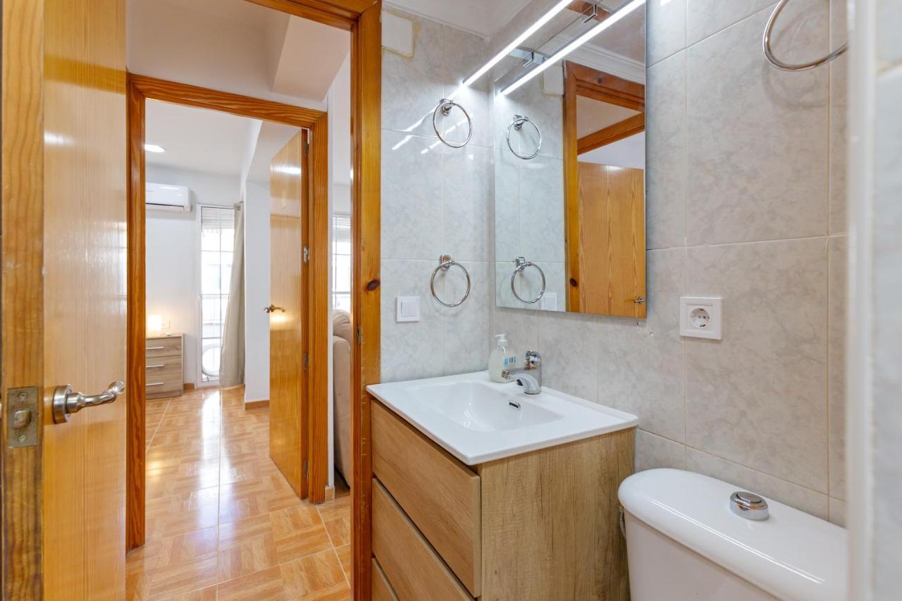 Charming 2 Bedroom Apartment At Triana Center By Oui Sevilla Exterior foto